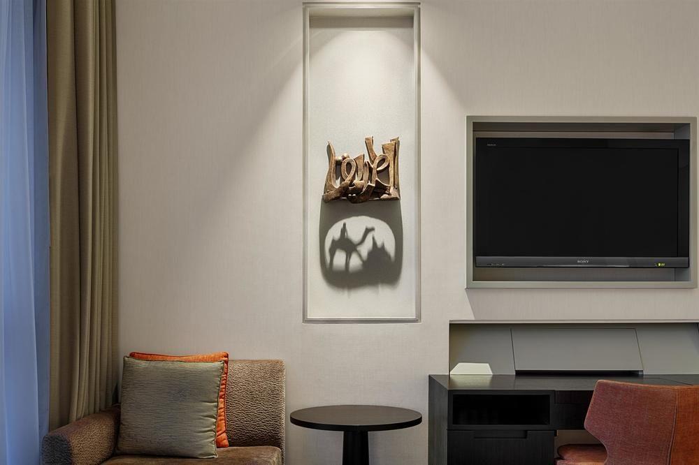 Le Meridien City Centre Bahrain Manama Luaran gambar A wall niche with a sculpture