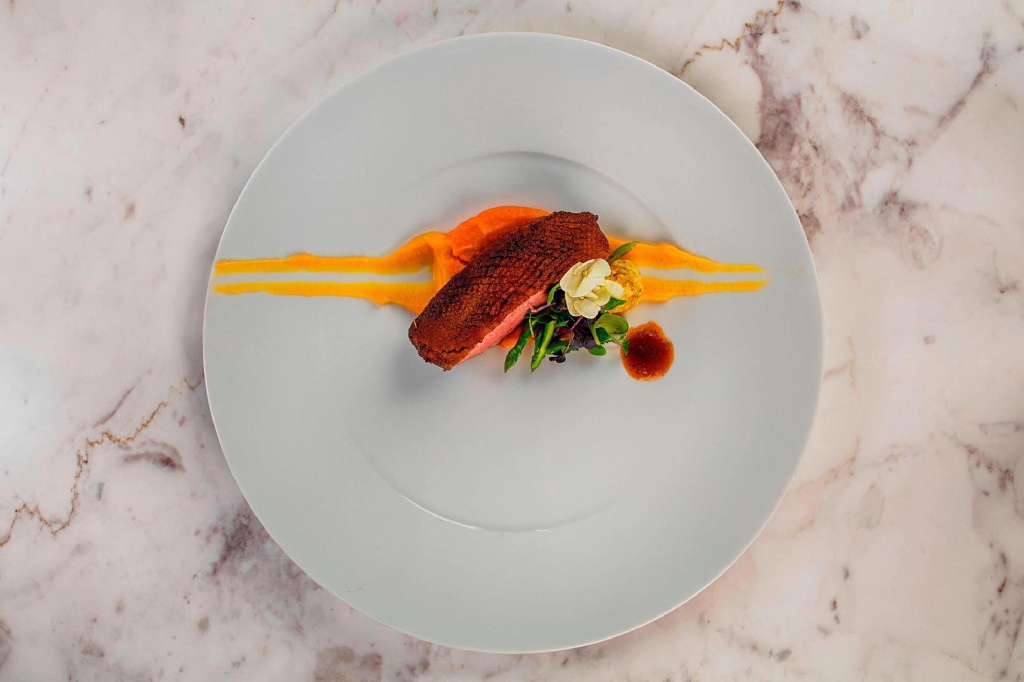 Le Meridien City Centre Bahrain Manama Luaran gambar A plate of food